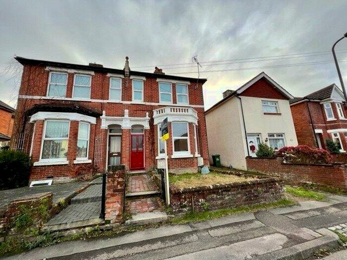 1 Bedroom Apartment To Rent In Oaktree Road, Southampton, SO18