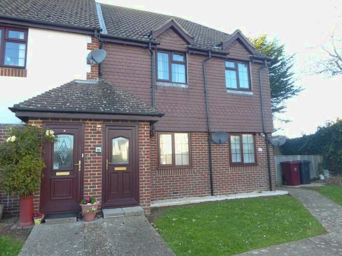 2 Bedroom Flat To Rent In East Street, Selsey, PO20