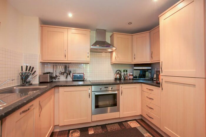2 Bedroom Flat To Rent In Grenfell Road, Maidenhead, SL6
