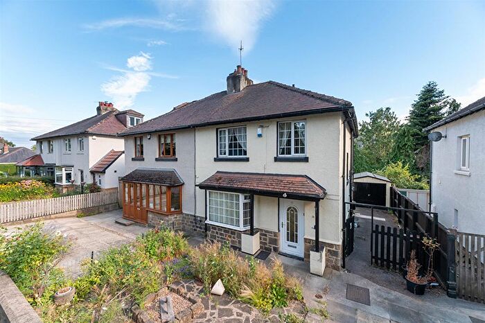 3 Bedroom Semi-Detached House For Sale In Pool Road, Otley, LS21