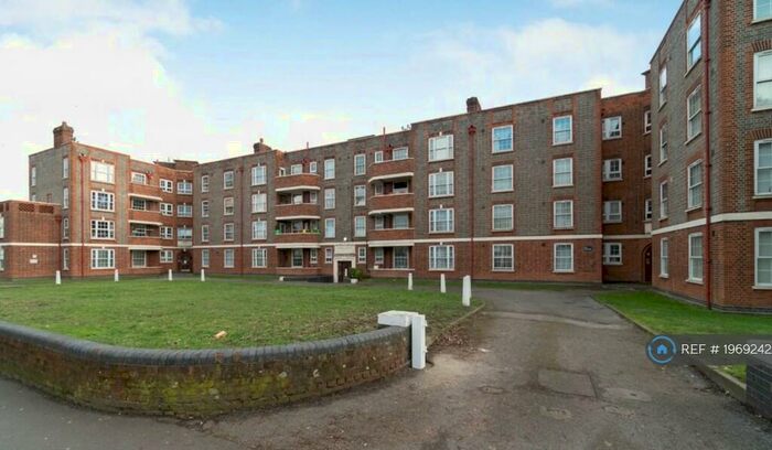 2 Bedroom Flat To Rent In Morden House, Morden, SM4