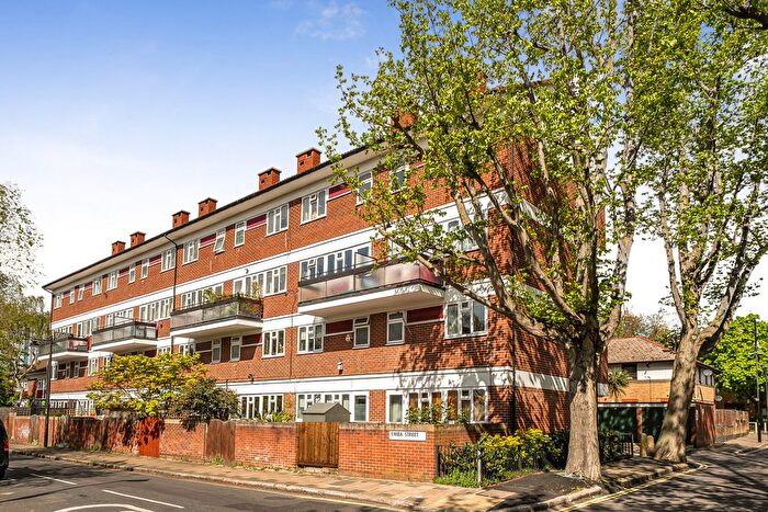 2 Bedroom Maisonette For Sale In Emba Street, London, SE16