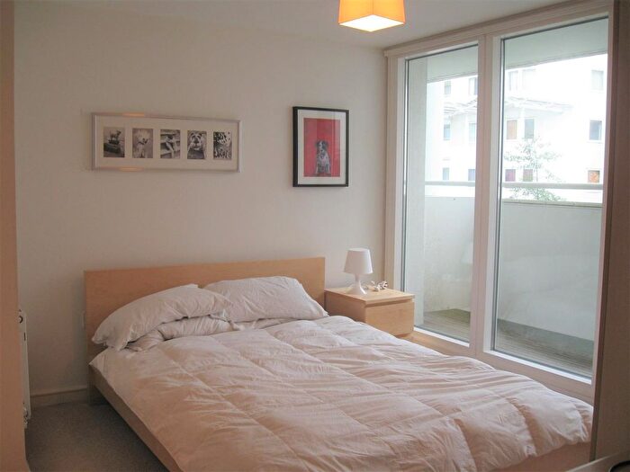 2 Bedroom Flat To Rent In Royal Quay, Liverpool, L3