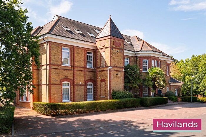 2 Bedroom Flat For Sale In Blackwell Close, London, N21