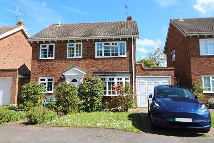 4 Bedroom Detached House For Sale In Hopkirk Close, Danbury, CM3