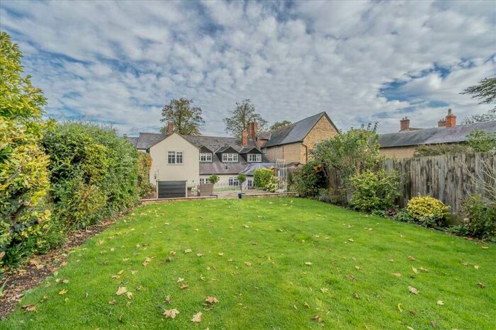 6 Bedroom Terraced House For Sale In High Street, Emberton, Olney, MK46