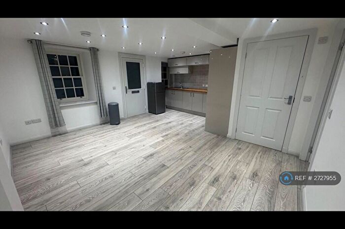 1 Bedroom Flat To Rent In High Street, Linlithgow, EH49