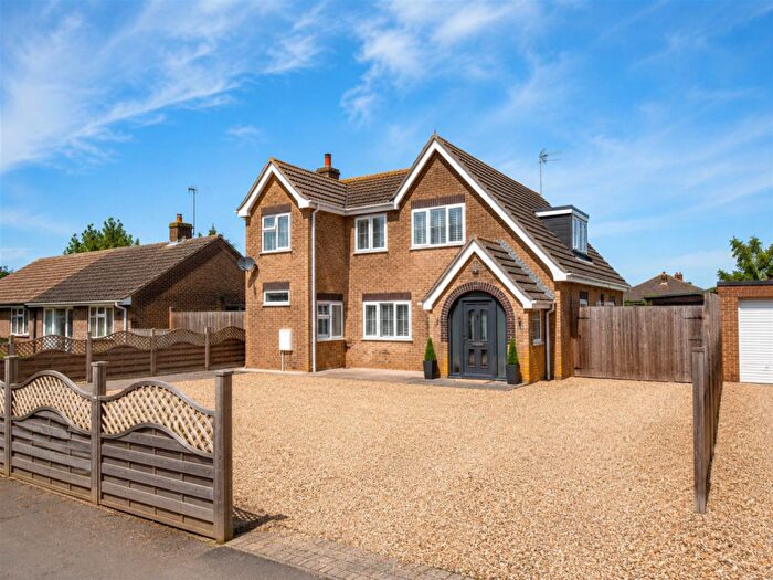 4 Bedroom Detached House For Sale In Bugbrooke Road, Gayton, Northamptonshire, NN7