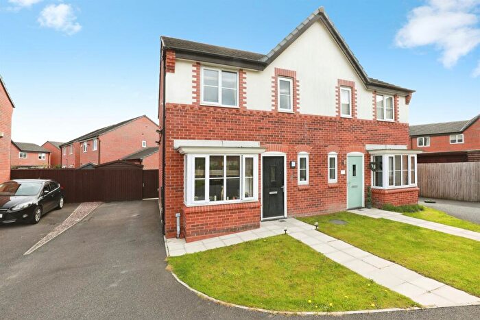 3 Bedroom Semi Detached House For Sale In Vale Royal Close, Lostock Gralam, Northwich, CW9