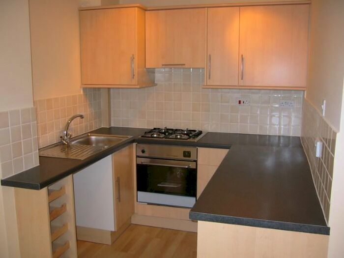2 Bedroom End Of Terrace House To Rent In Aspen Gardens, Poole, BH12