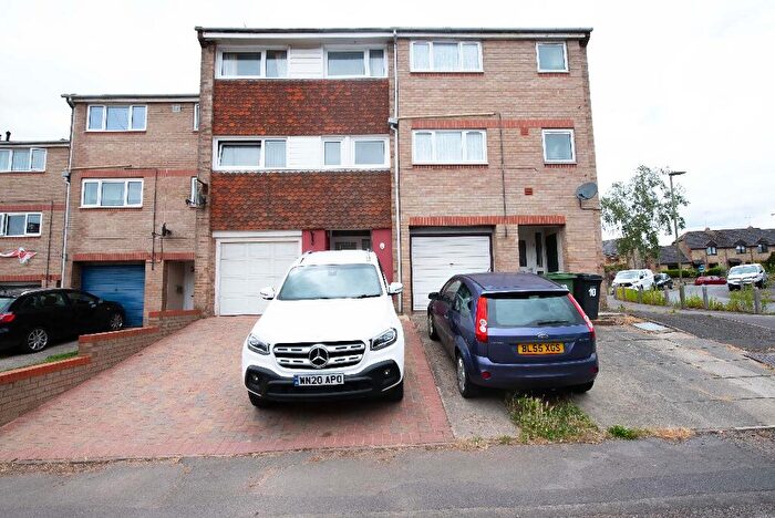 4 Bedroom Terraced House For Sale In Westbrook, Faringdon, Oxfordshire, SN7