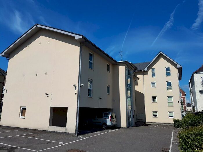 1 Bedroom Apartment To Rent In Central Court, Newport Road, Cardiff, CF24