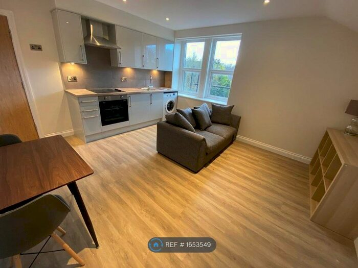 1 Bedroom Flat To Rent In Moorville, Horsforth, Leeds, LS18