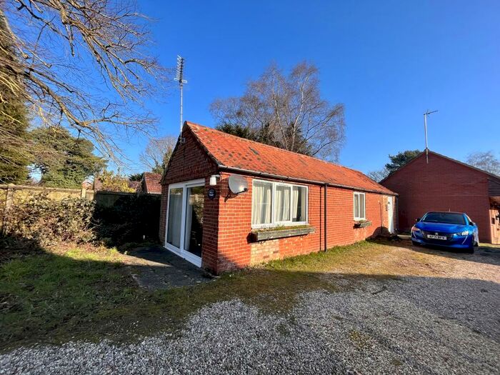 1 Bedroom Detached Bungalow To Rent In Reepham Road, NR24