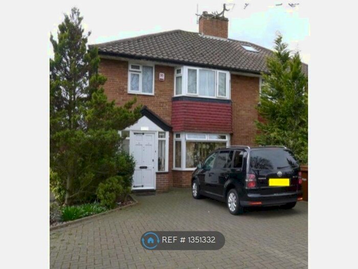 3 Bedroom Semi-Detached House To Rent In Kenton Lane, Harrow, HA3