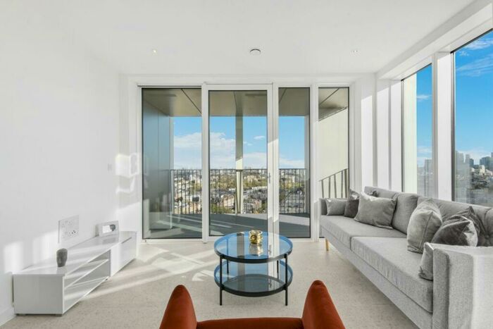 2 Bedroom Apartment To Rent In Cendal Crescent London, E1