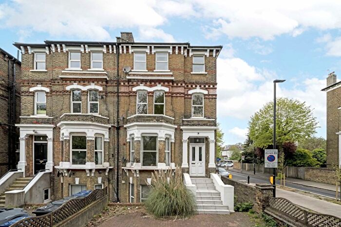 2 Bedroom Flat To Rent In Haven Green, Ealing, W5
