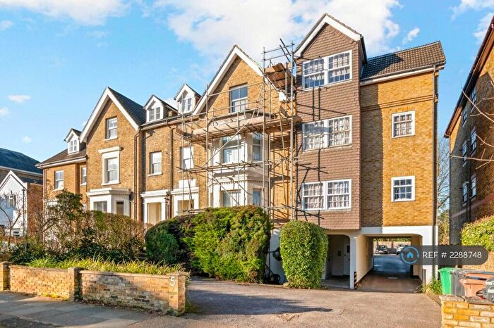 Studio To Rent In Marncrest, Surbiton, KT5