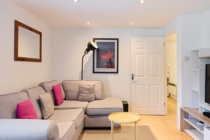 1 Bedroom Property To Rent In Mapeshill Place, Brondesbury Park, NW2