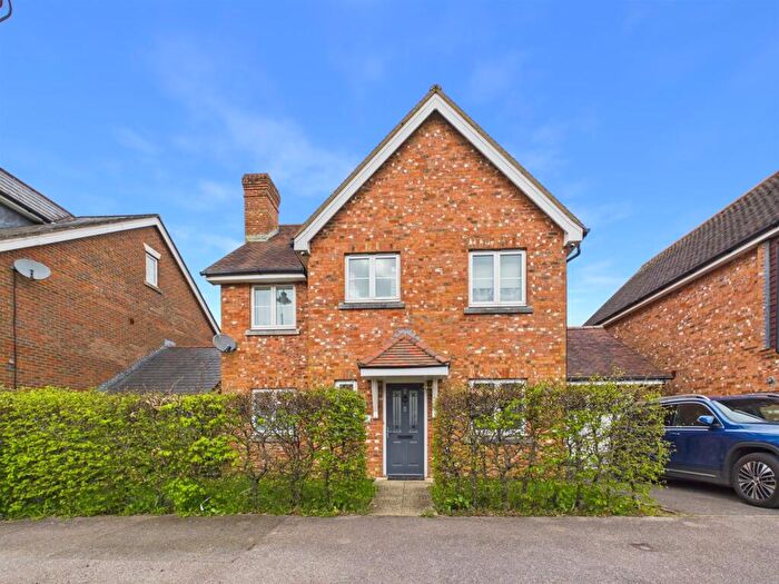 4 Bedroom Detached House For Sale In Rookery Mead, Coulsdon, CR5