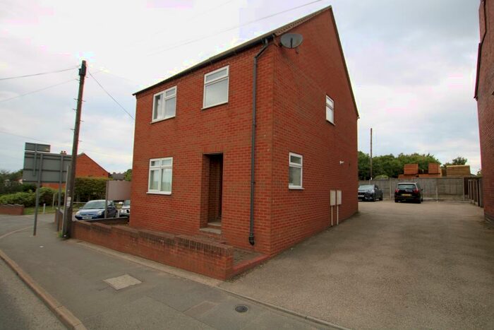 3 Bedroom Detached House To Rent In Swadlincote Road, Swadlincote, DE11