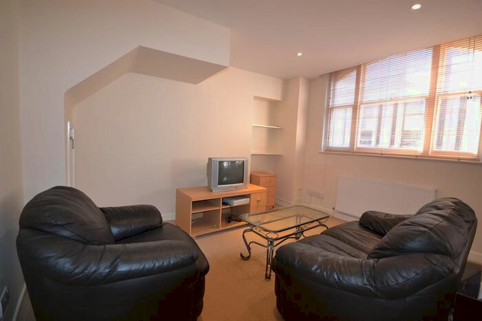 1 Bedroom Flat To Rent In High Street, Reading, Berkshire, RG1