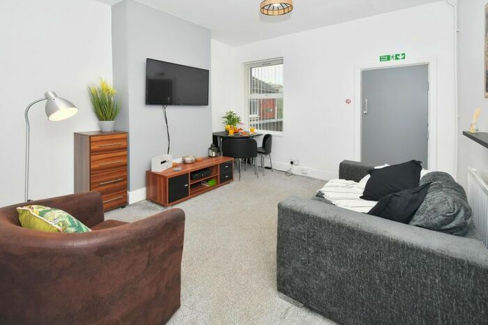 4 Bedroom Flat To Rent In Boothen Road, Stoke-On-Trent ST4