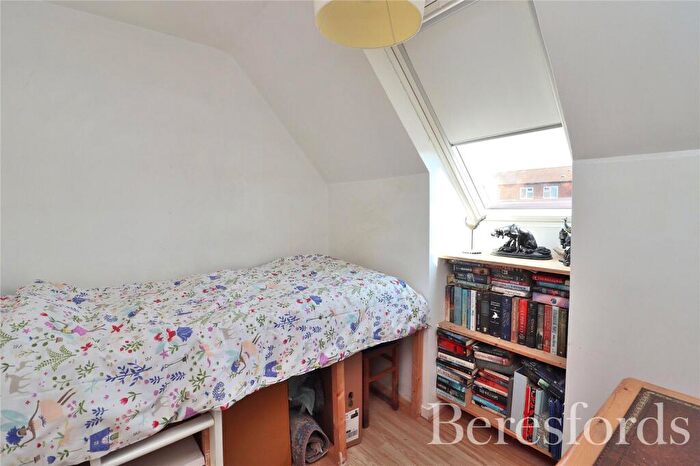 3 Bedroom Terraced House For Sale In Churchill Rise, Chelmsford, CM1