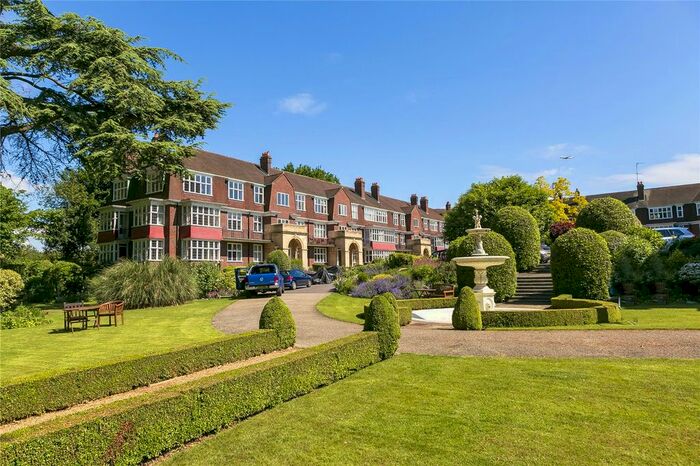 2 Bedroom Flat To Rent In Queensberry House, Friars Lane, Richmond, TW9