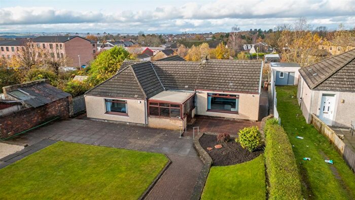 3 Bedroom Detached Bungalow For Sale In Dryburgh Road, Wishaw, ML2