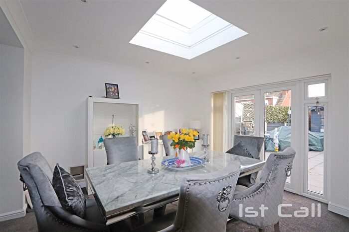 2 Bedroom Detached Bungalow For Sale In Goldsworthy Drive, Great Wakering, Southend-On-Sea, SS3