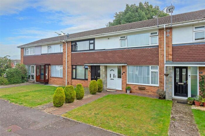 2 Bedroom Terraced House For Sale In Beaconsfield Road, Sittingbourne, Kent, ME10