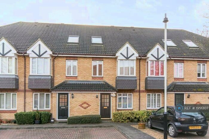 1 Bedroom Flat To Rent In Greater London, London, N3