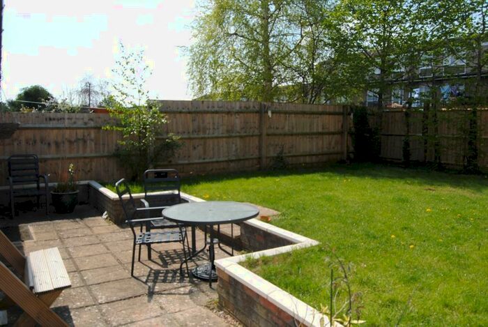 3 Bedroom End Of Terrace House To Rent In Tower Hill, Witney, Oxon, OX28