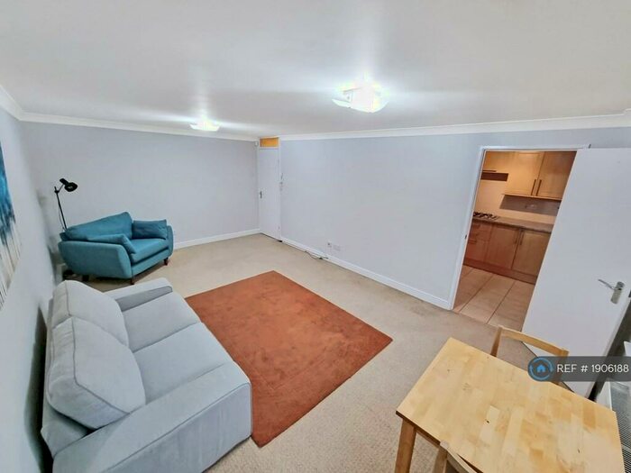 2 Bedroom Flat To Rent In Martindale Road, Liverpool, L18