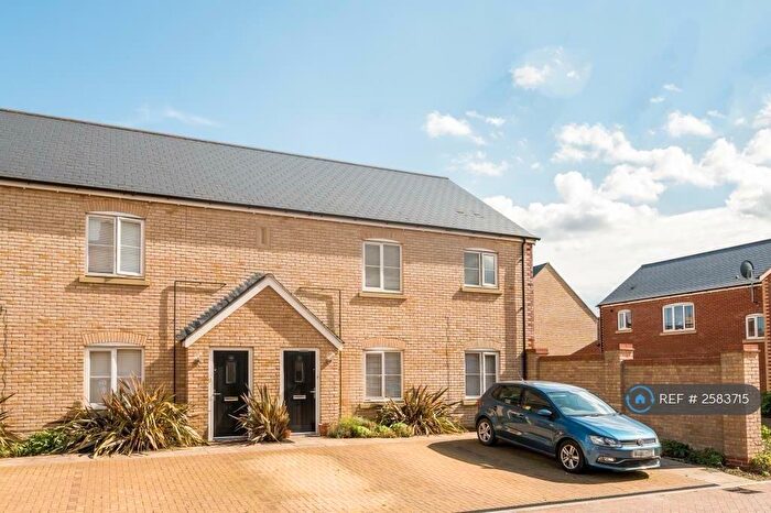 2 Bedroom Maisonette To Rent In Burrows Crescent, Chipping Norton, OX7