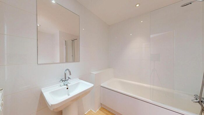 1 Bedroom Flat To Rent In Trundleys Road, London, SE8