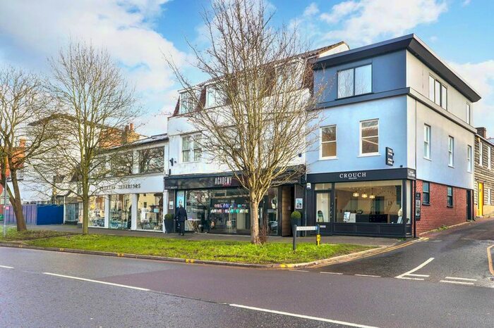 1 Bedroom Flat To Rent In High Street, Esher, KT10