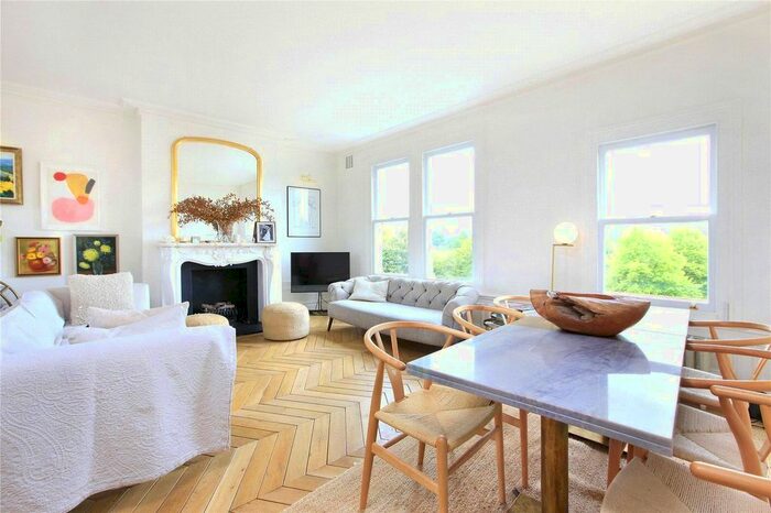 2 Bedroom Flat To Rent In Clapham Common North Side, Clapham, London, SW4