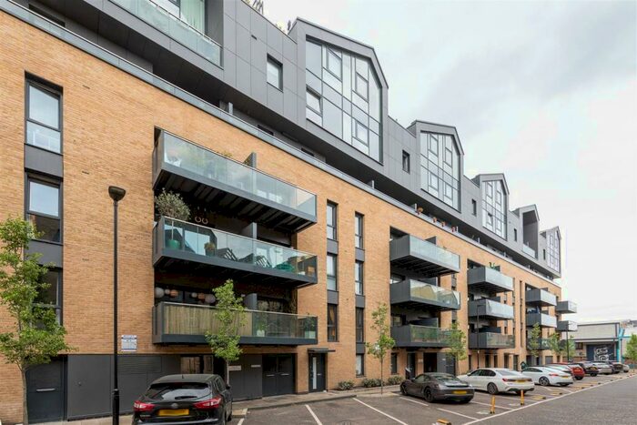 1 Bedroom Apartment To Rent In Collendale Road, Walthamstow, E17