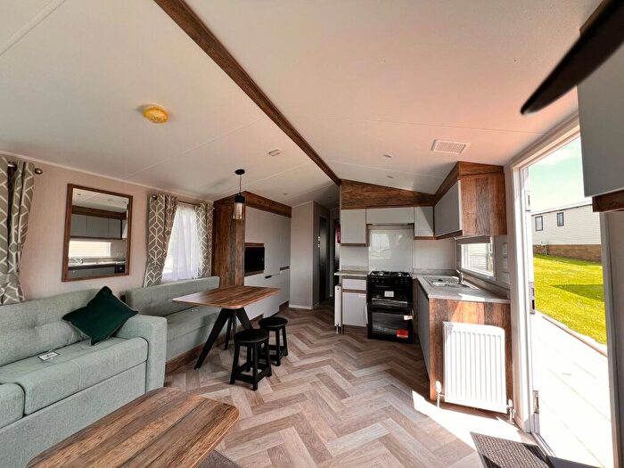2 Bedroom Caravan For Sale In Llanmadoc, Gower, SA3