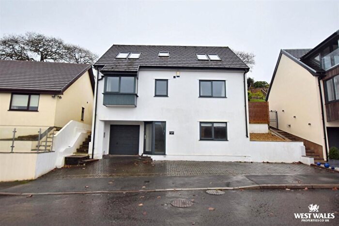 3 Bedroom Detached House For Sale In Lawnswood, Saundersfoot, SA69
