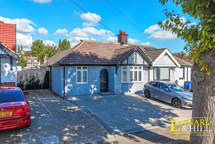 2 Bedroom Semi-Detached Bungalow For Sale In Tennyson Avenue, Grays, RM17