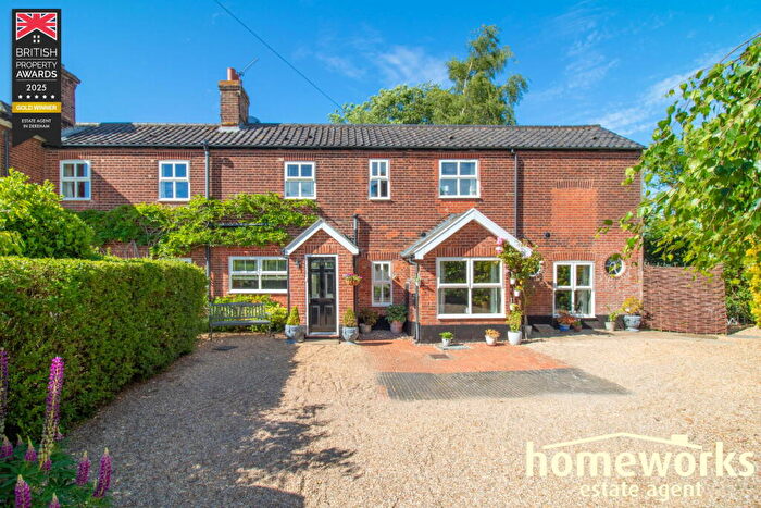 3 Bedroom Semi Detached House For Sale In London Road, Dereham, NR19