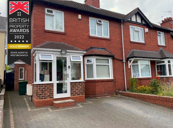 3 Bedroom Semi-Detached House To Rent In Vicarage Road, West Bromwich, B71