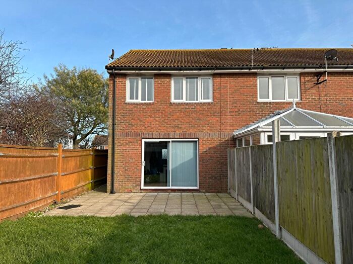 3 Bedroom End Of Terrace House To Rent In Abbey Court, Westgate-On-Sea, CT8