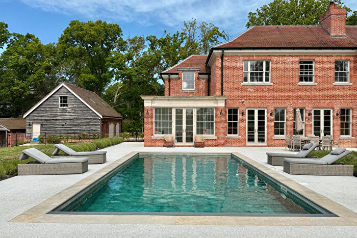 4 Bedroom Country House For Sale In Holly Hill, Hangersley, BH24
