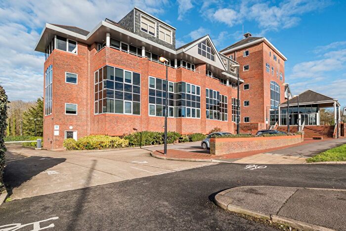 2 Bedroom Flat For Sale In Ladymead, Guildford, Surrey, GU1