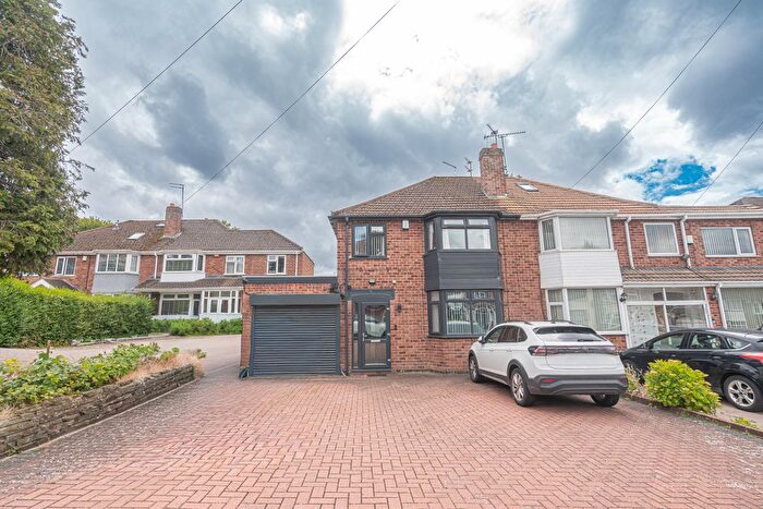 3 Bedroom Semi-Detached House For Sale In Medcroft Avenue, Handsworth Wood, B20