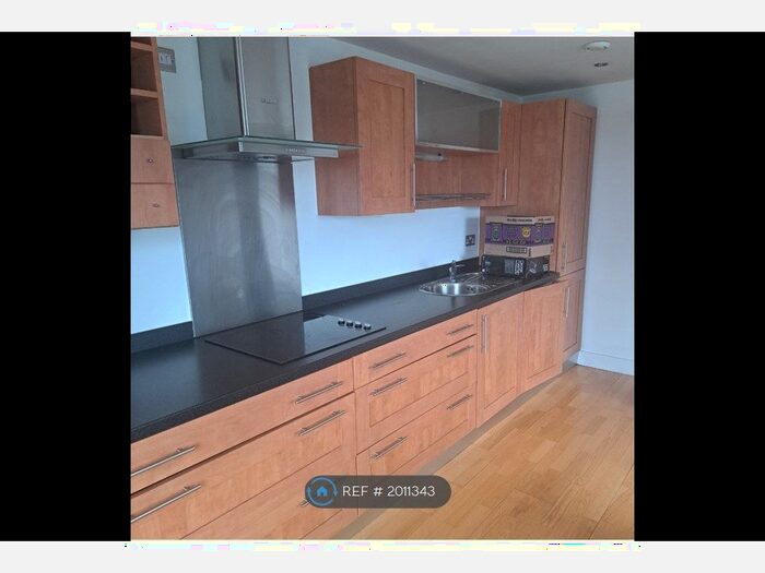 1 Bedroom Flat To Rent In Mcclintock House, Leeds, LS10